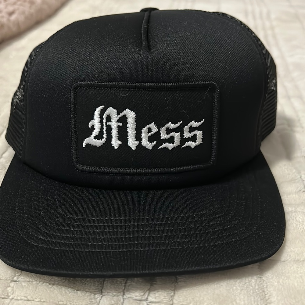 Brand new supreme “mess” hat
